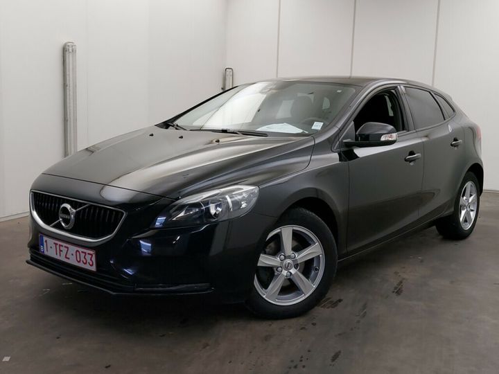 VOLVO V40 2017 yv1mv7481j2470565