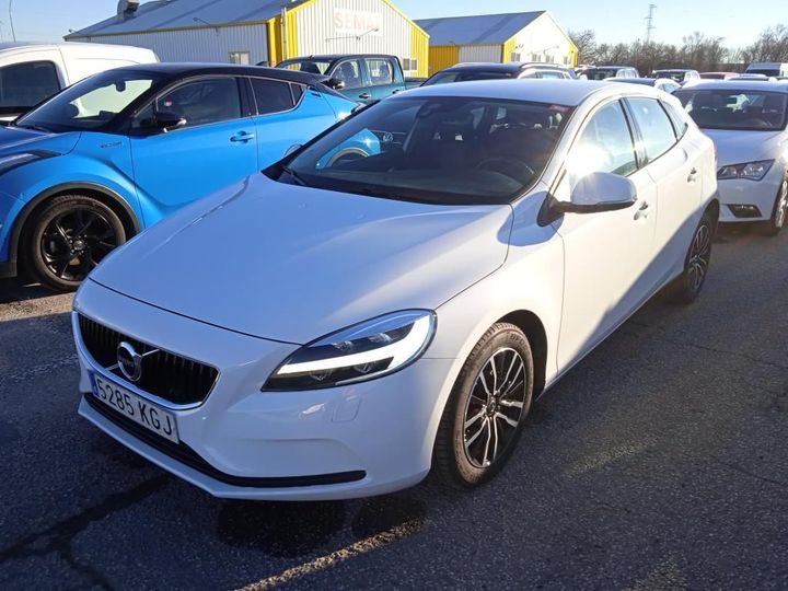 VOLVO V40 2017 yv1mv7481j2470702