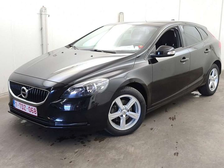 VOLVO V40 2017 yv1mv7481j2471063