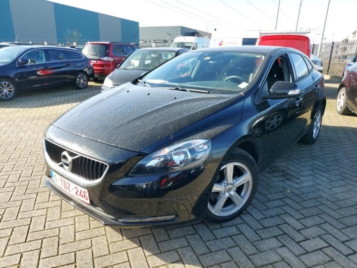 VOLVO V40 2017 yv1mv7481j2471067