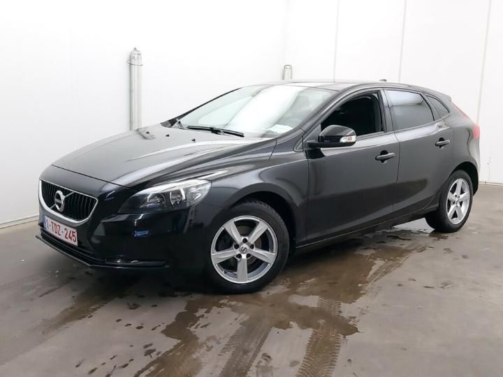 VOLVO V40 2017 yv1mv7481j2471111