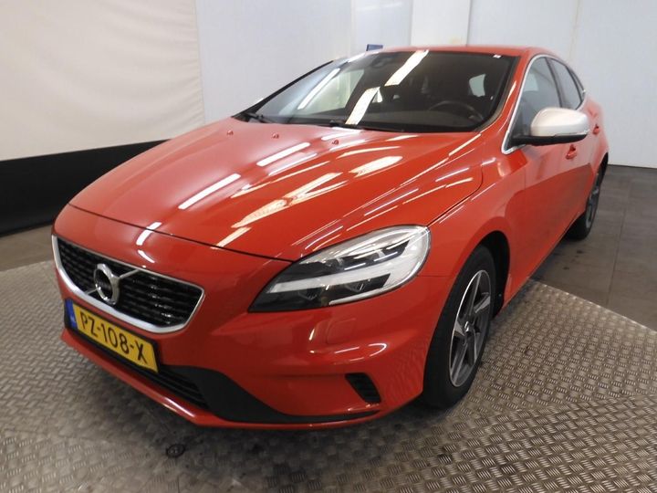 VOLVO V40 2017 yv1mv7481j2471452