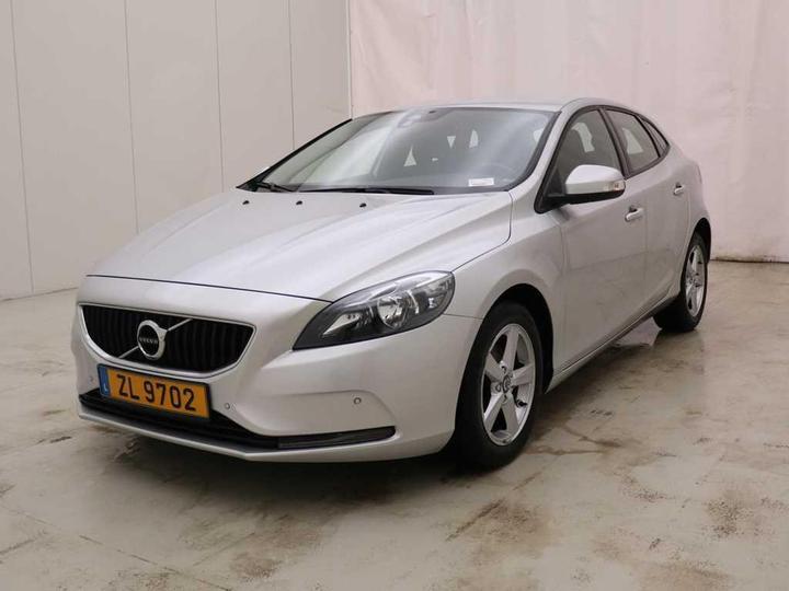 VOLVO V40 2017 yv1mv7481j2473035