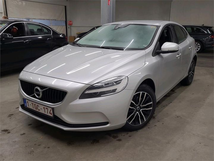 VOLVO V40 2017 yv1mv7481j2474937