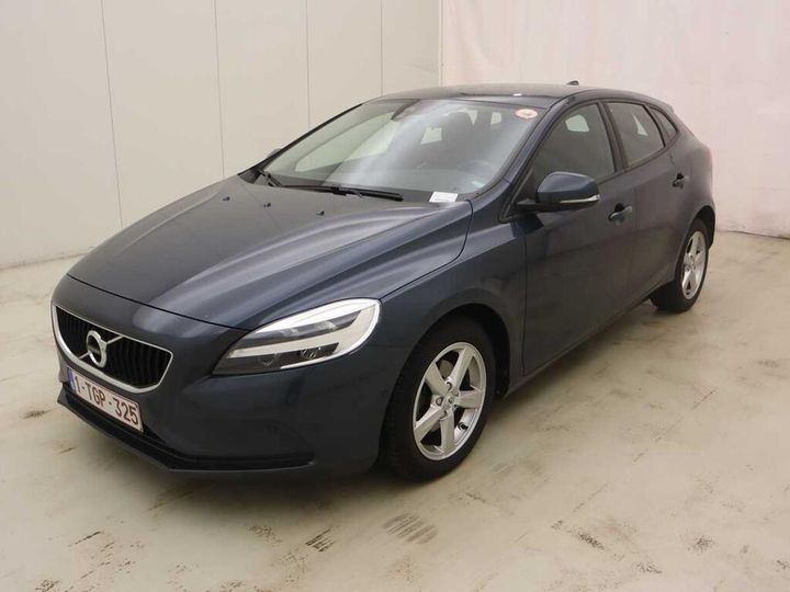 VOLVO V40 2017 yv1mv7481j2476228