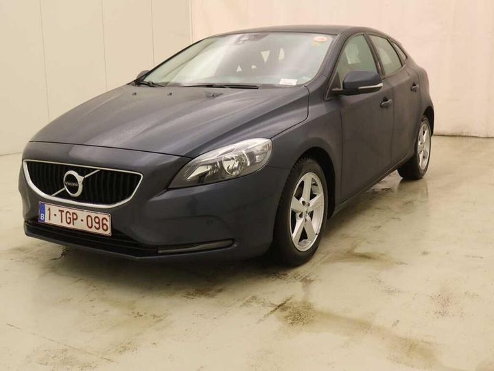 VOLVO V40 2017 yv1mv7481j2476384