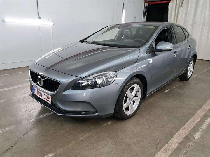 VOLVO V40 2017 yv1mv7481j2476892