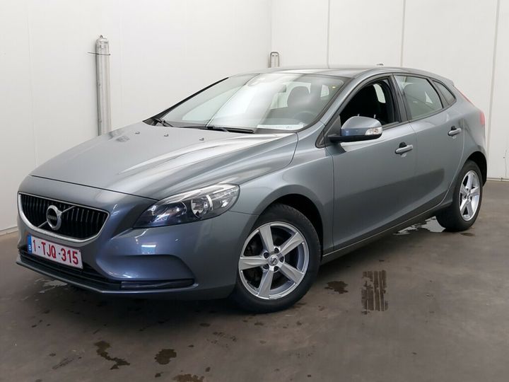 VOLVO V40 2017 yv1mv7481j2477476