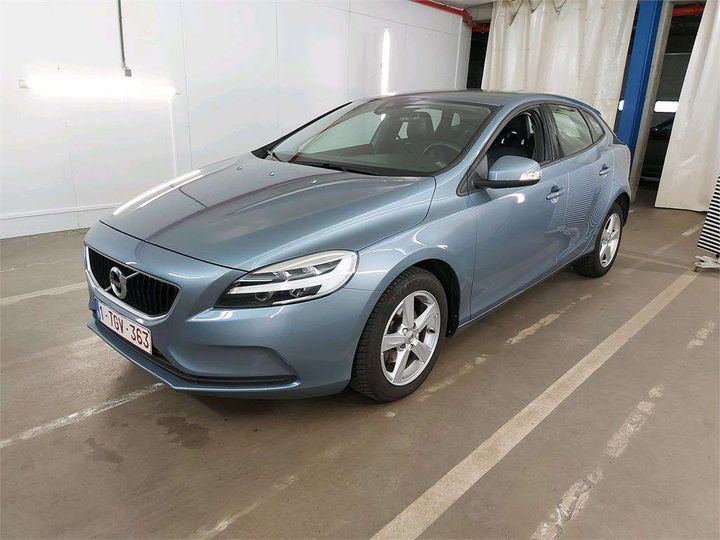 VOLVO V40 2017 yv1mv7481j2477756