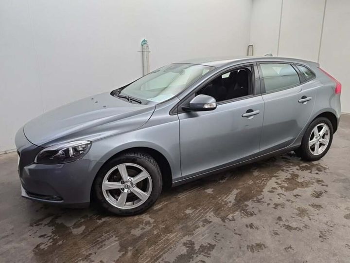 VOLVO V40 2017 yv1mv7481j2480344