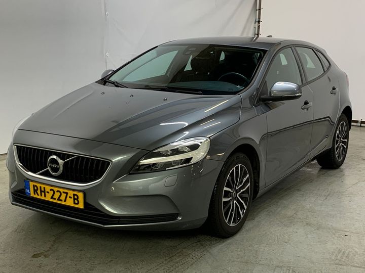 VOLVO V40 2017 yv1mv7481j2480858