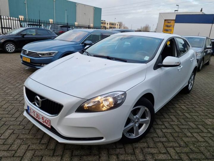 VOLVO V40 2017 yv1mv7481j2483286