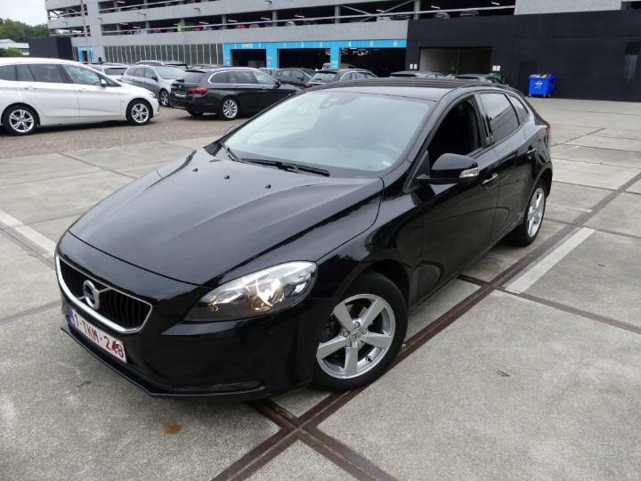 VOLVO V40 2017 yv1mv7481j2485687