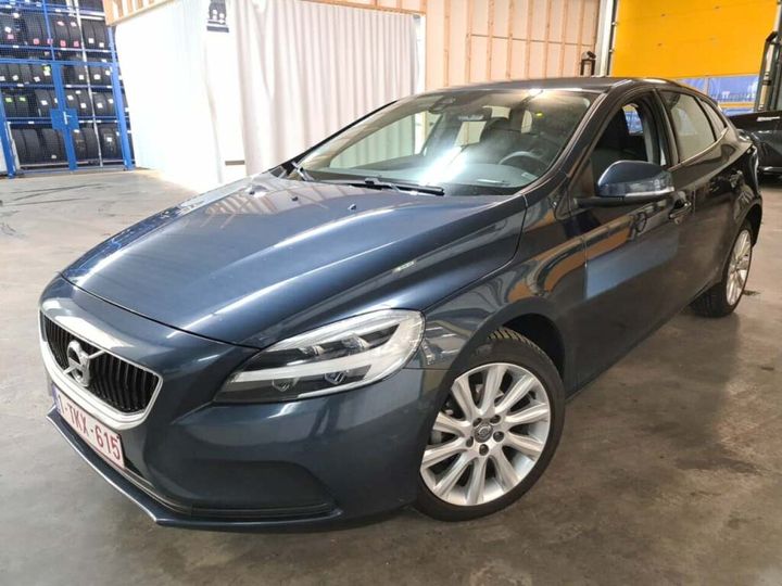 VOLVO V40 2017 yv1mv7481j2485710