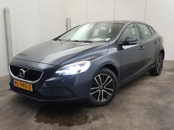 VOLVO V40 2018 yv1mv7481j2485821