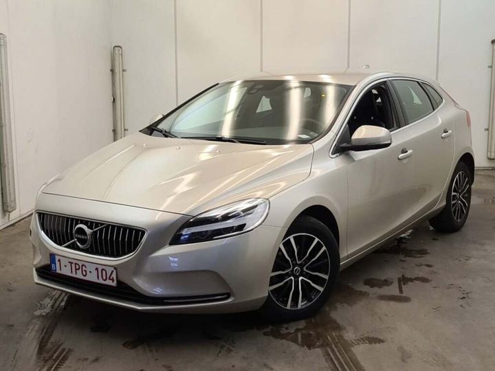 VOLVO V40 2018 yv1mv7481j2486454