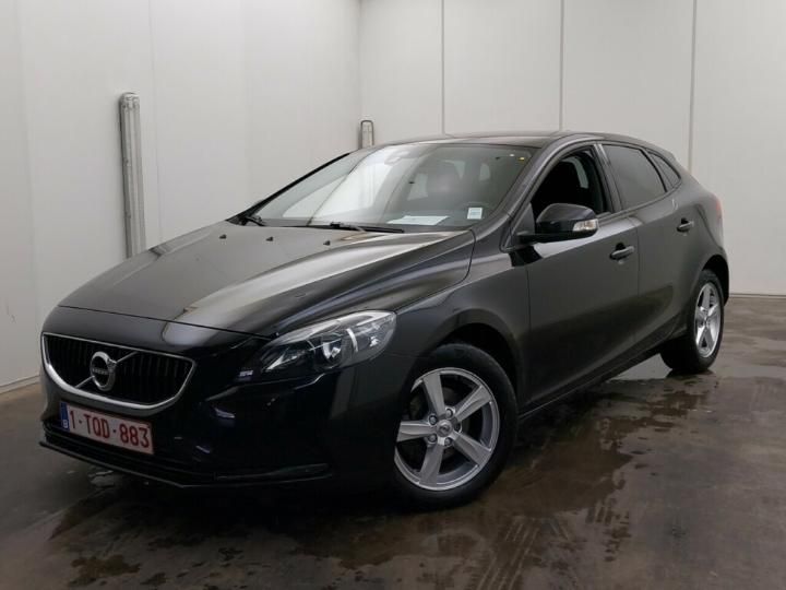 VOLVO V40 2018 yv1mv7481j2490218