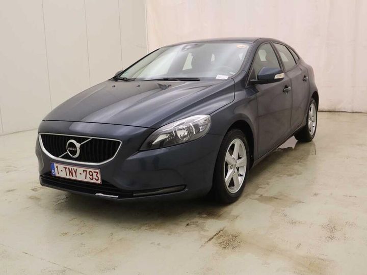 VOLVO V40 2018 yv1mv7481j2490314