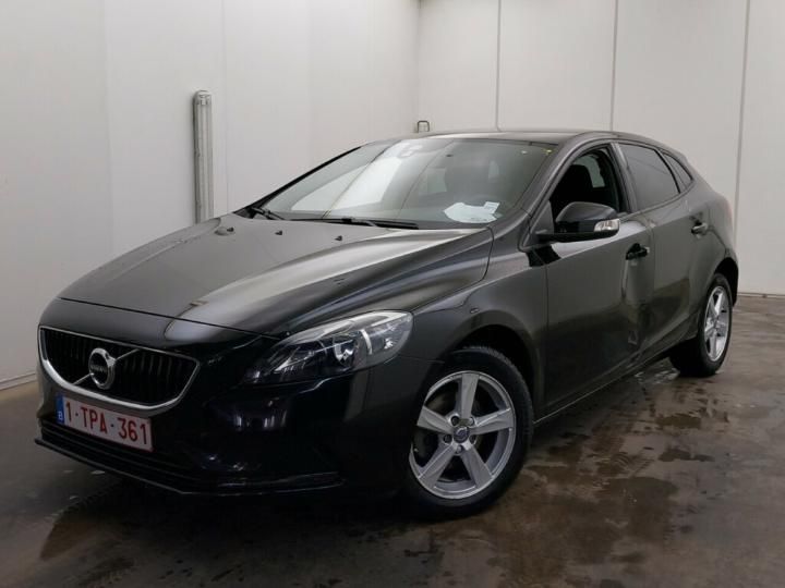 VOLVO V40 2017 yv1mv7481j2491923