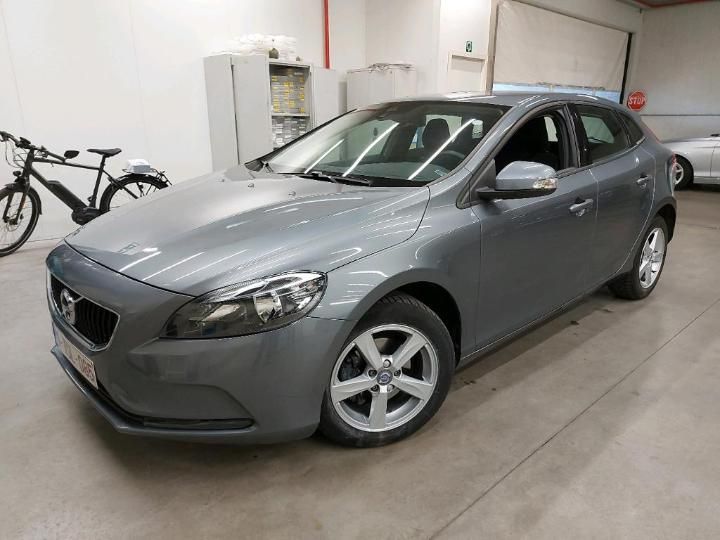 VOLVO V40 2018 yv1mv7481j2492030