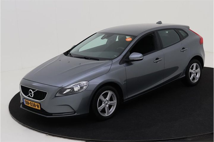 VOLVO V40 2018 yv1mv7481j2492184