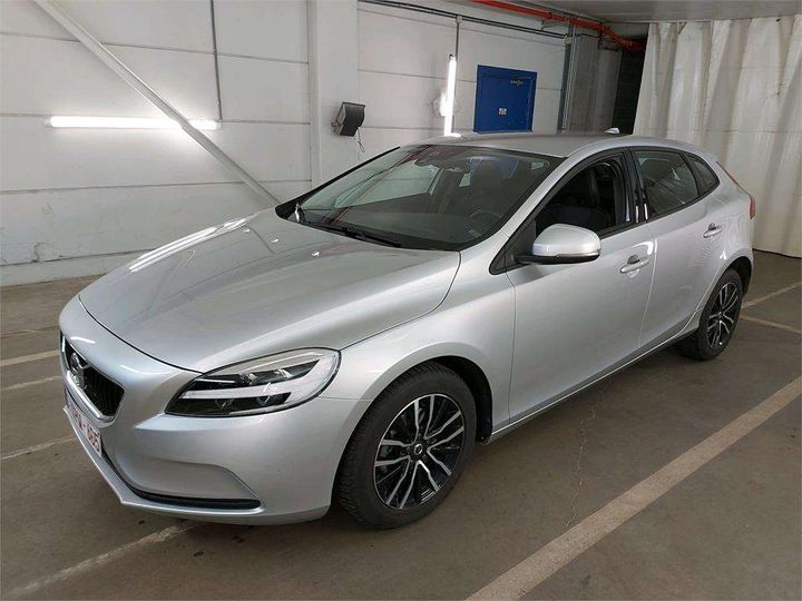 VOLVO V40 2018 yv1mv7481j2494079