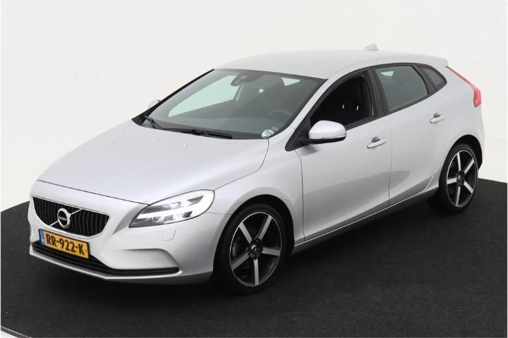 VOLVO V40 2018 yv1mv7481j2494472