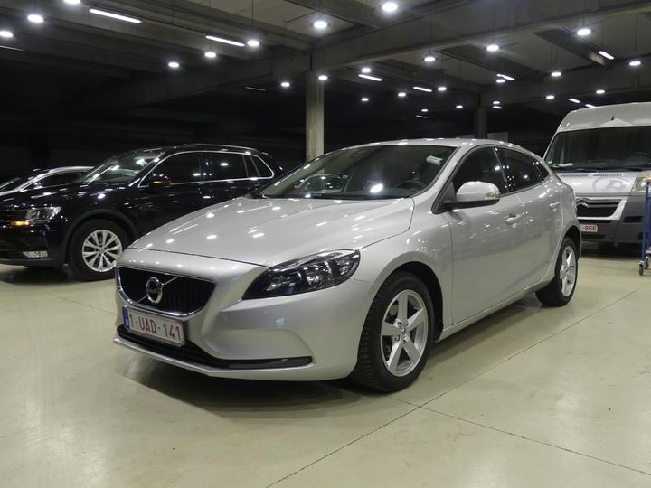 VOLVO V40 - 2016 2018 yv1mv7481j2495635