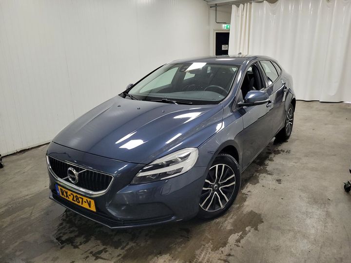 VOLVO V40 2018 yv1mv7481j2496233