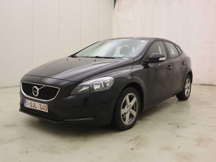 VOLVO V40 2018 yv1mv7481j2496604