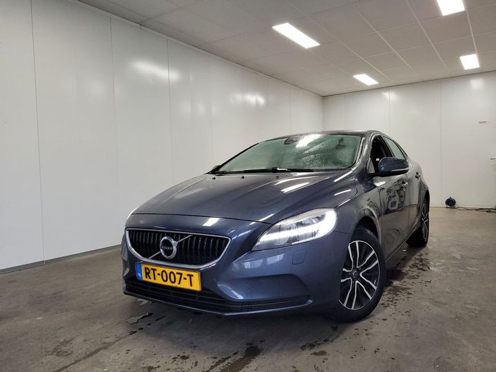 VOLVO V40 2018 yv1mv7481j2497301