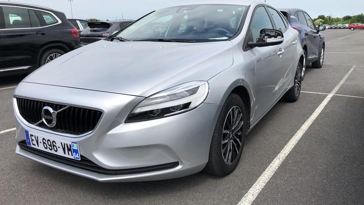 VOLVO V40 2018 yv1mv7481j2498975