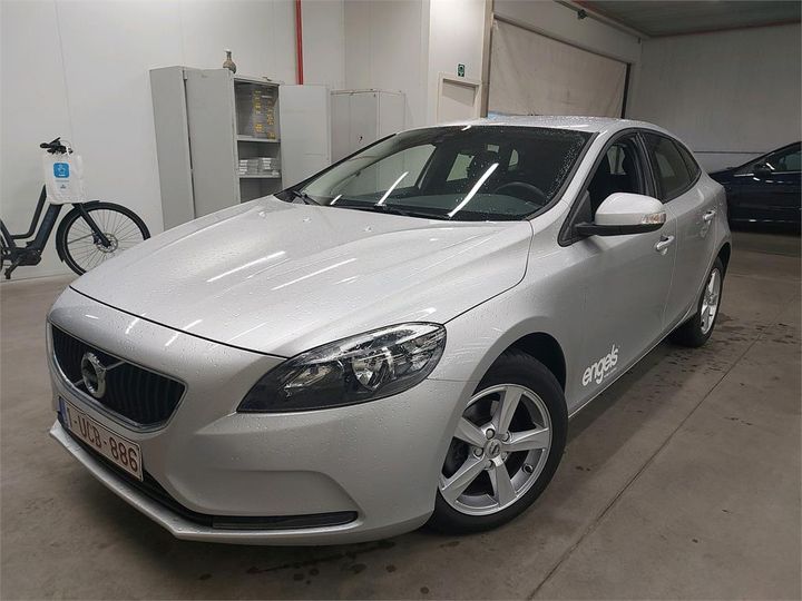 VOLVO V40 2018 yv1mv7481j2500202