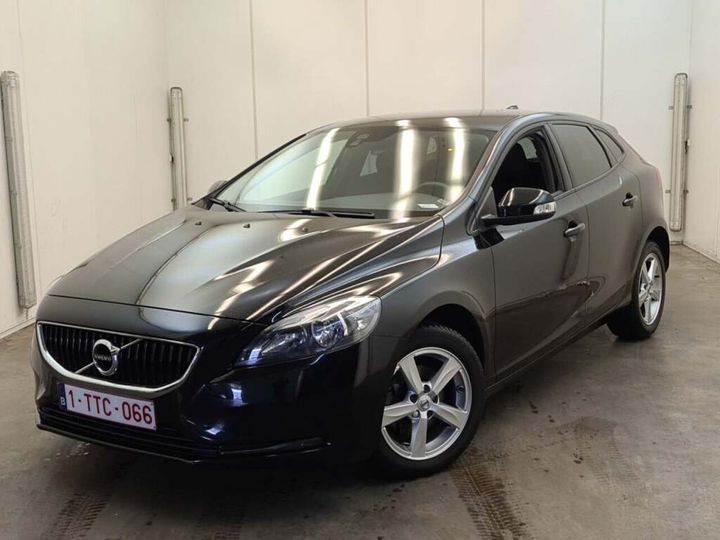 VOLVO V40 2018 yv1mv7481j2501221