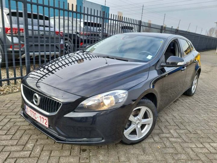 VOLVO V40 2018 yv1mv7481j2501400