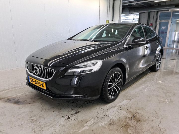 VOLVO V40 2018 yv1mv7481j2502628