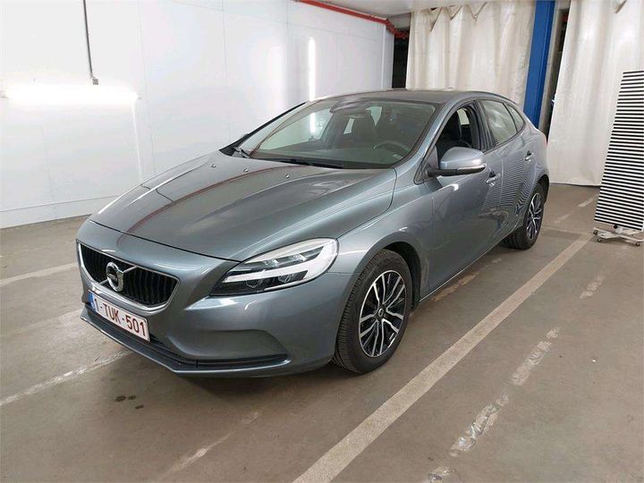 VOLVO V40 2018 yv1mv7481j2503862