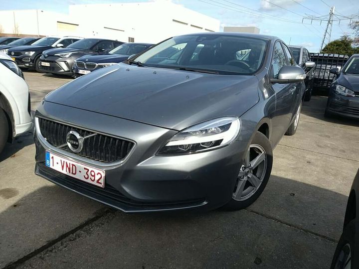 VOLVO V40 2019 yv1mv7481j2505132