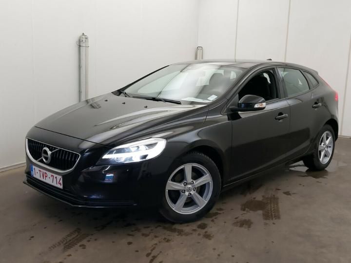 VOLVO V40 2018 yv1mv7481j2505414