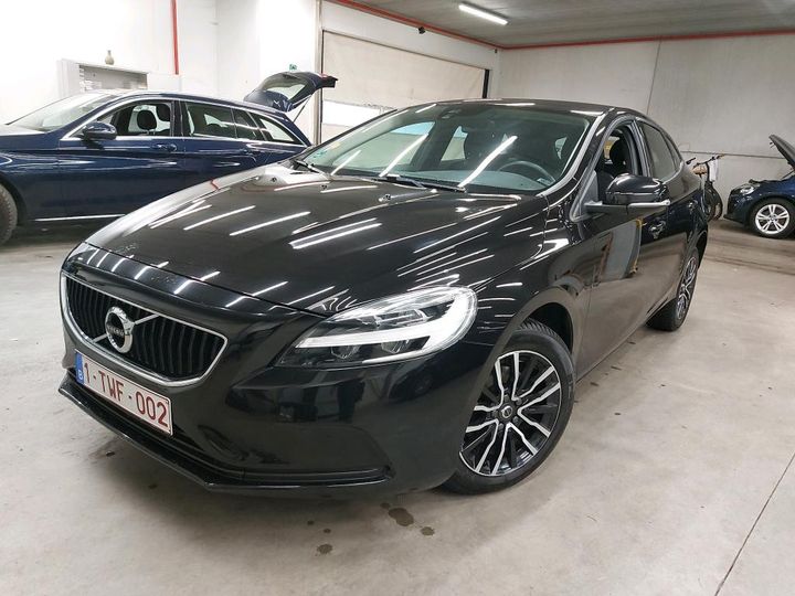 VOLVO V40 2018 yv1mv7481j2506296