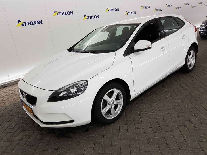 VOLVO V40 2018 yv1mv7481j2507407