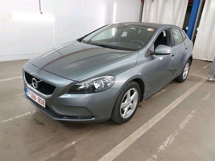 VOLVO V40 2018 yv1mv7481j2507883