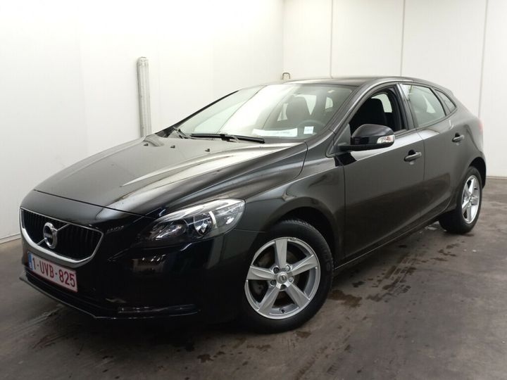 VOLVO V40 2018 yv1mv7481j2511759