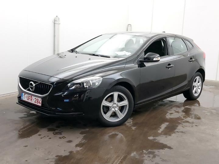 VOLVO V40 2018 yv1mv7481j2511785