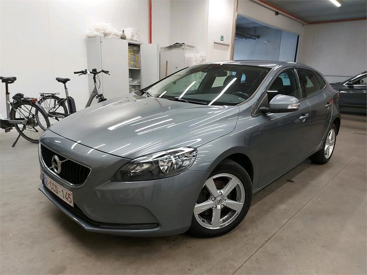 VOLVO V40 2018 yv1mv7481j2512883