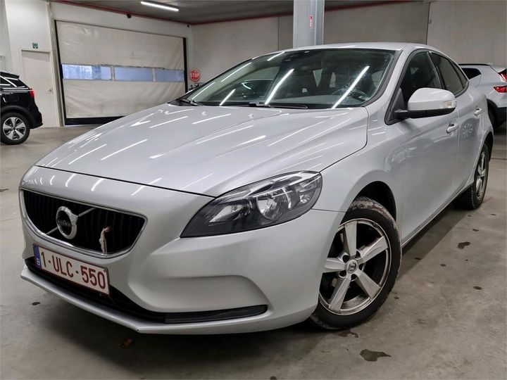 VOLVO V 40 2018 yv1mv7481j2512890