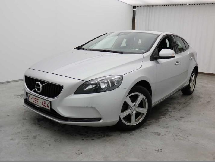 VOLVO V40 FL&#3916 2018 yv1mv7481j2512905