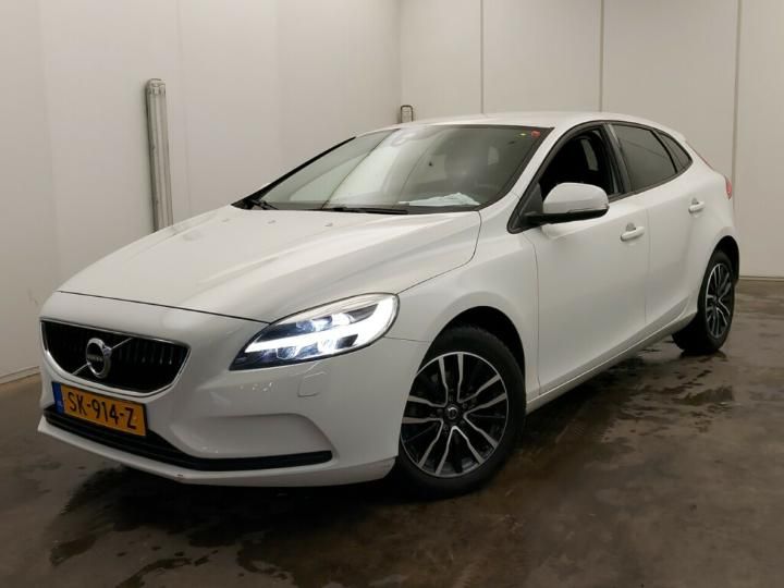 VOLVO V40 2018 yv1mv7481j2513911