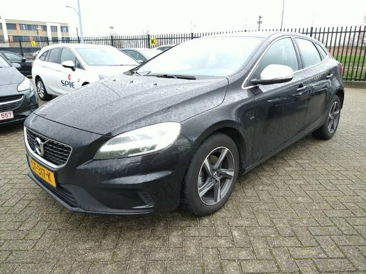 VOLVO V40 2018 yv1mv7481j2514863