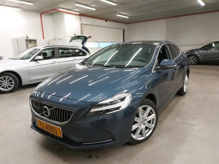 VOLVO V40 2017 yv1mv74l0j2467112